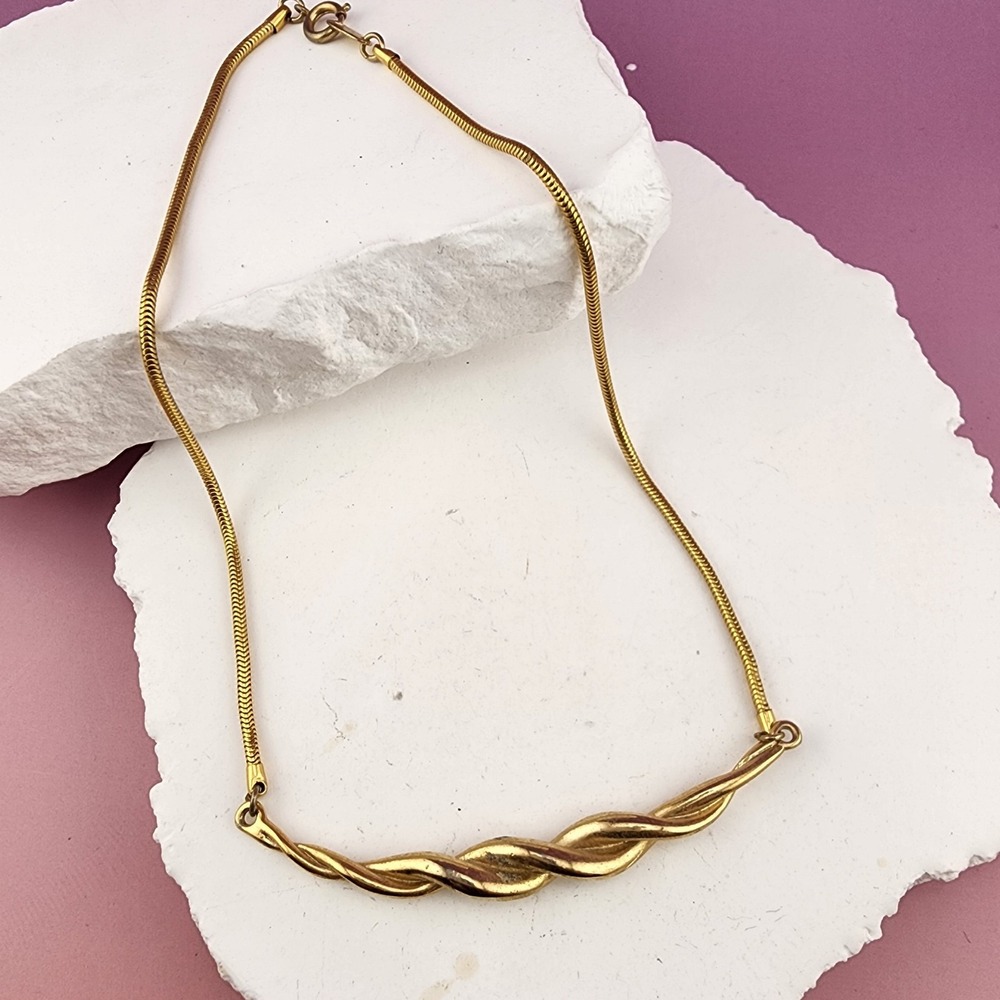 Napier Gold Tone Twisted Bar Snake Chain Necklace Sculptural Vintage Statement